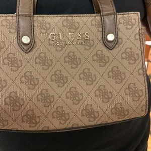 Small guess crossbody